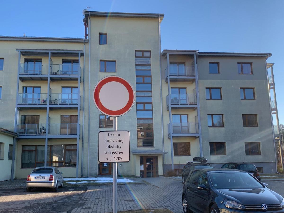 Liptovský Mikuláš Apartmany Liptov Maco מראה חיצוני תמונה